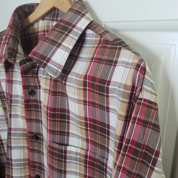 Jos A Bank Tartan Plaid Button Down Shirt - Picture 2 of 8